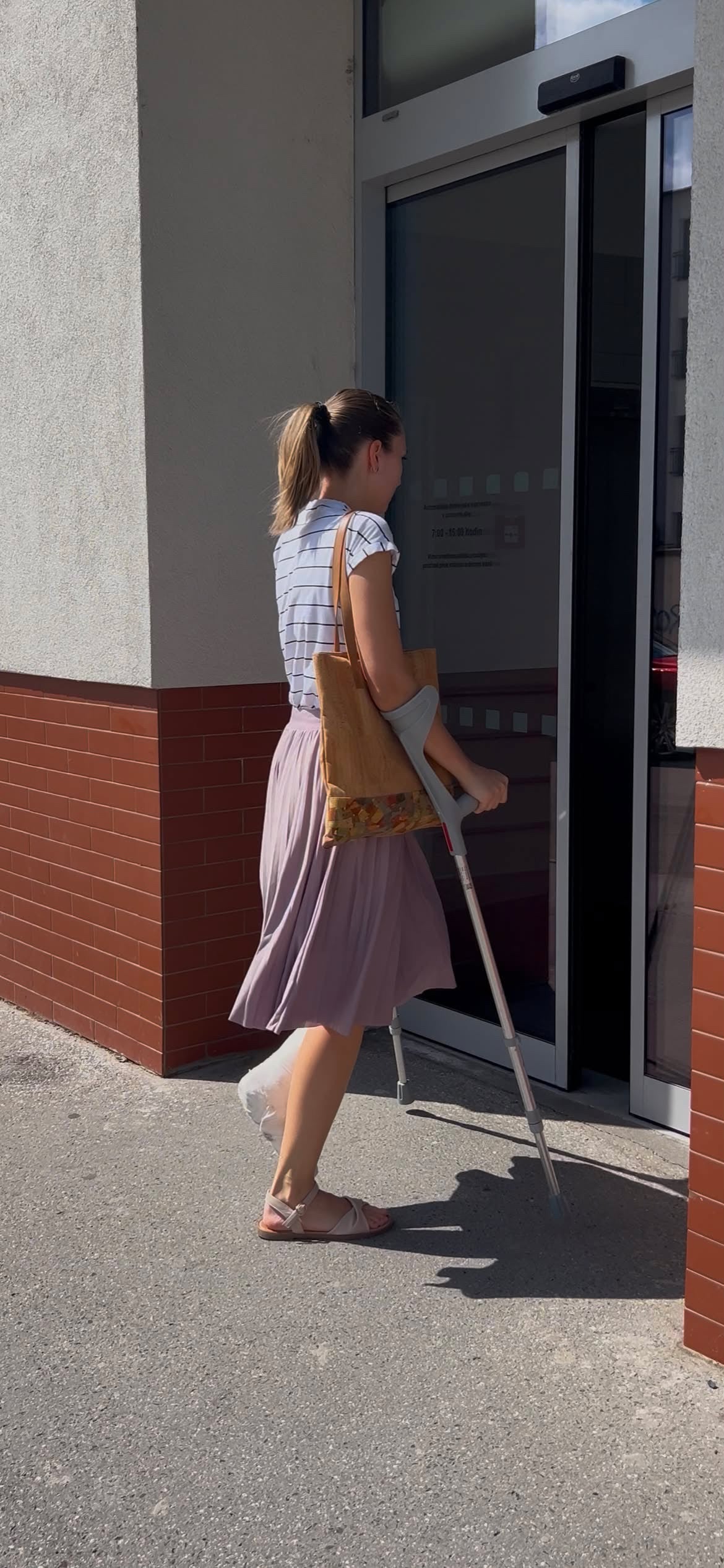 Girl slc hospital video