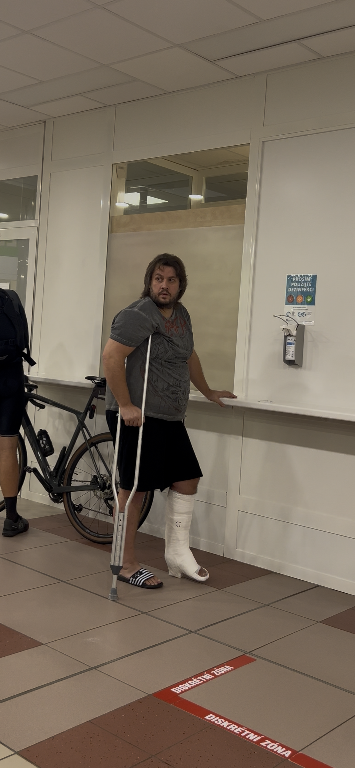 Heavy slwc men hospital video