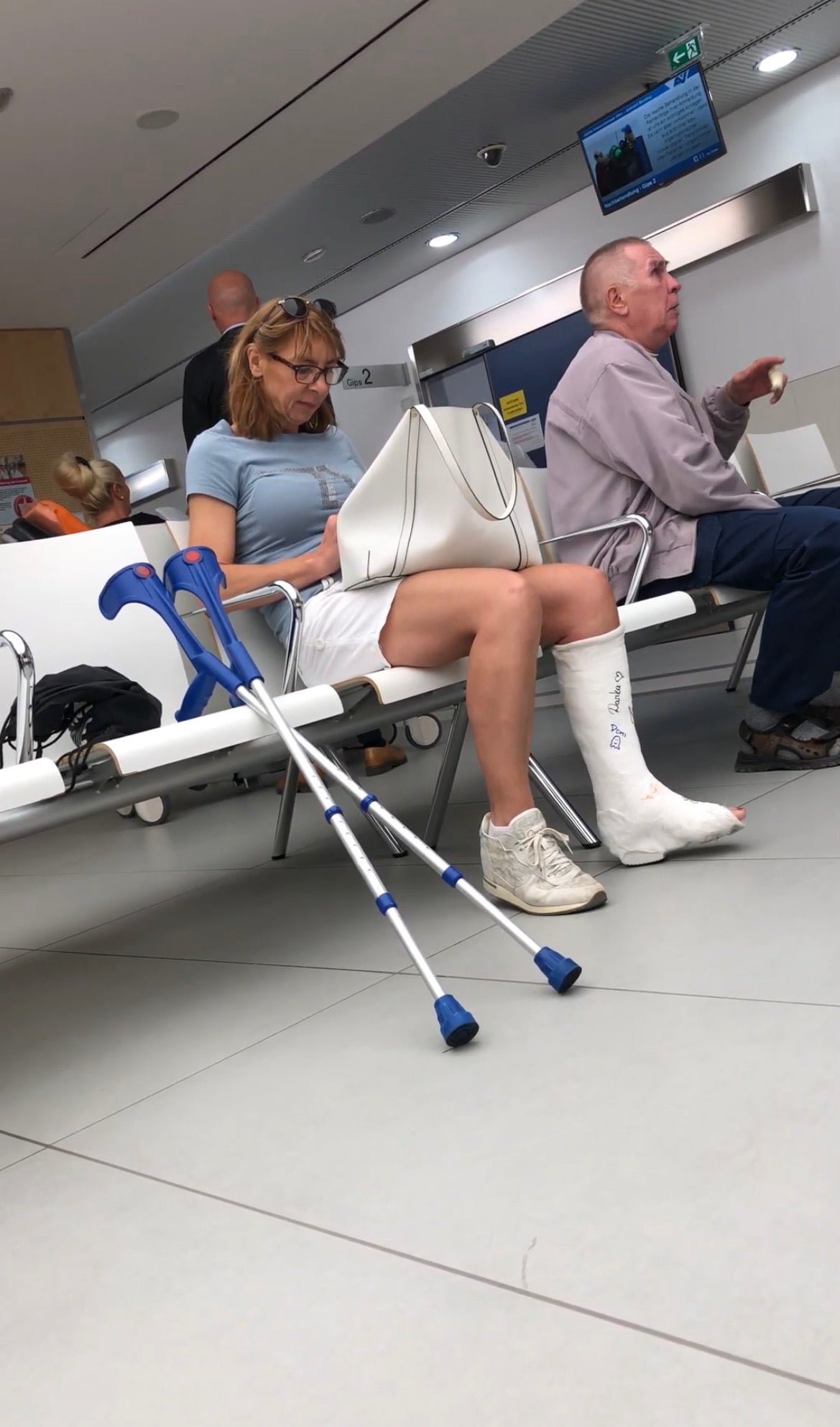 Vienna slwc woman waiting in hospital video
