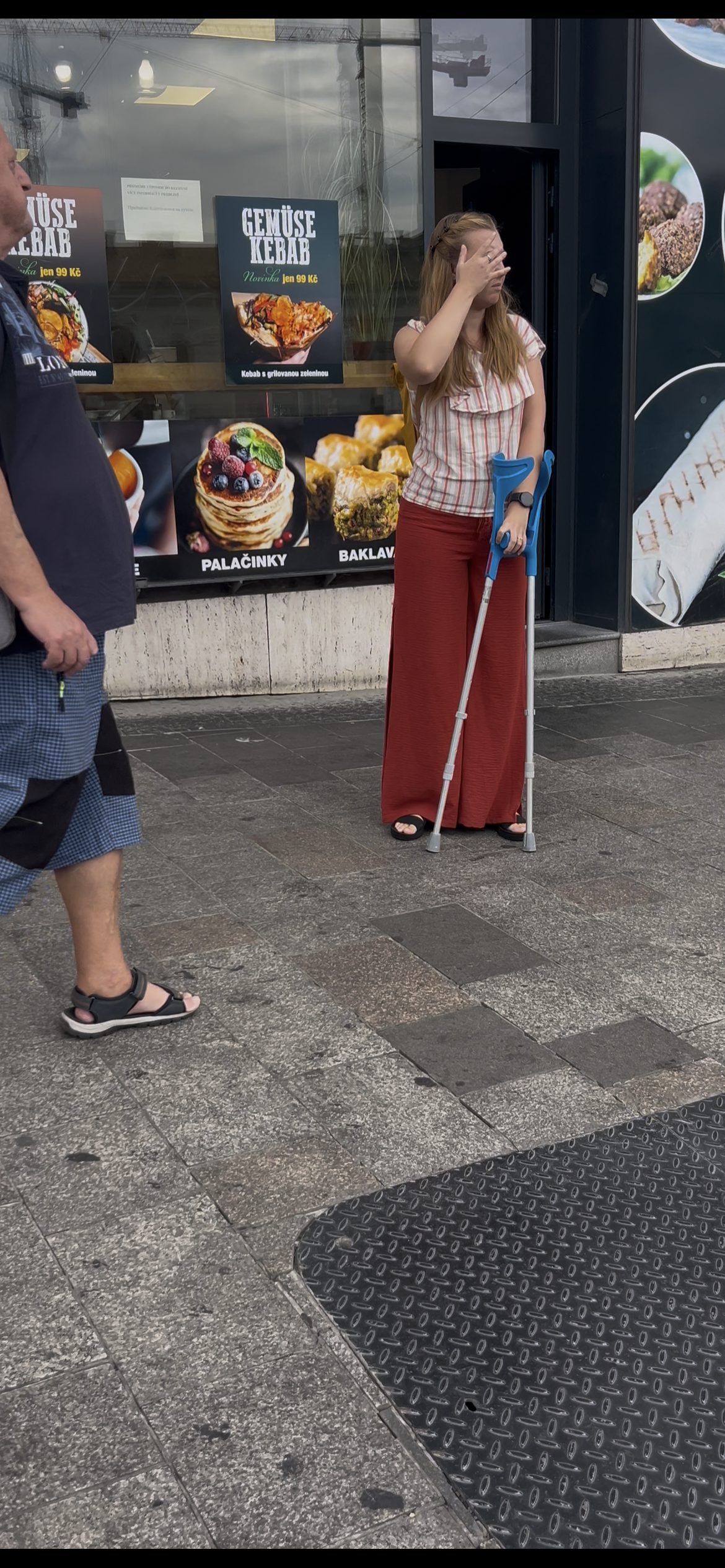 Girl with crutches video