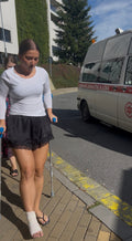 Girl injured feet video