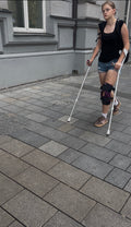 Girl knee injury video