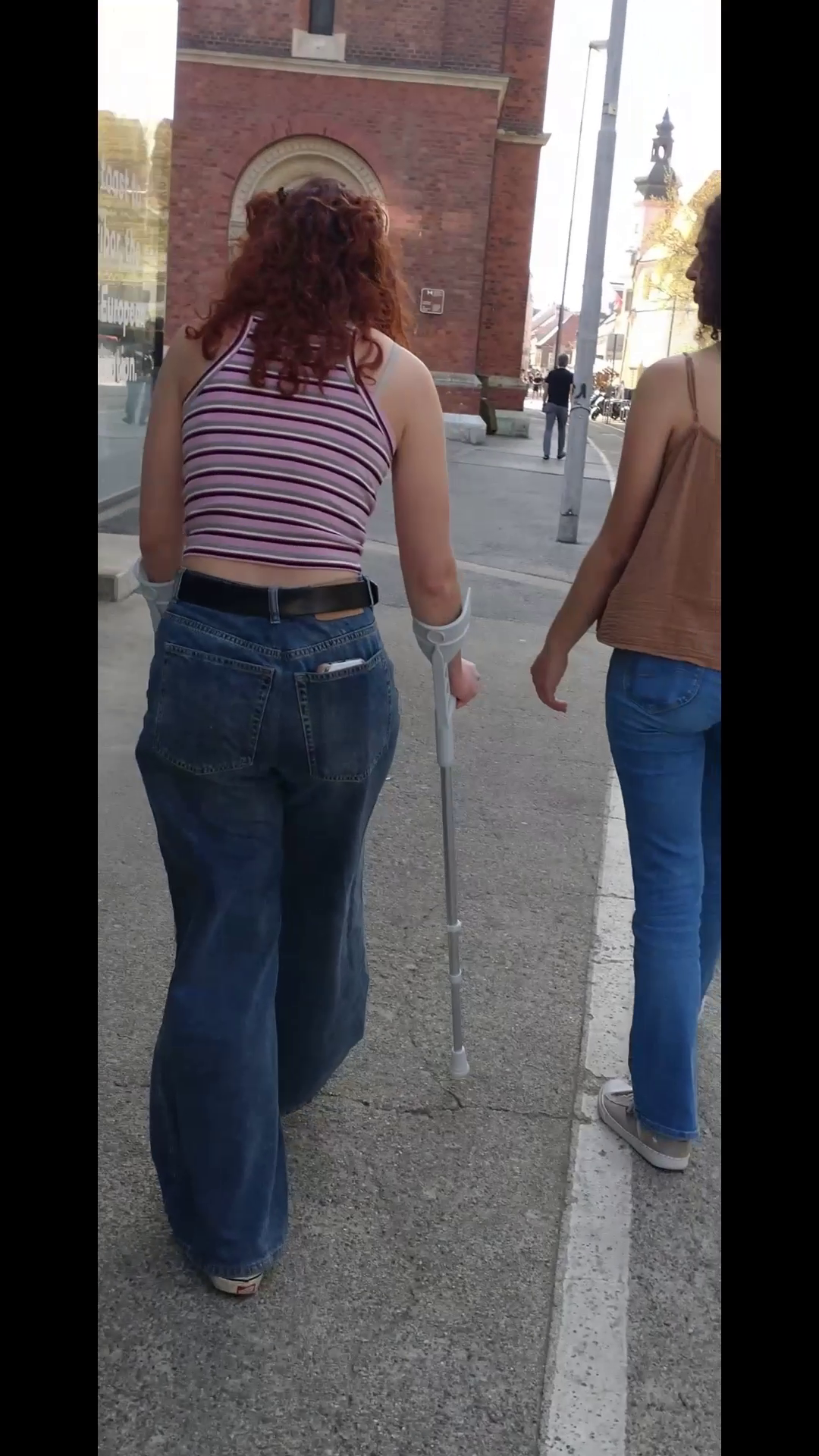 Slwc girl in city video